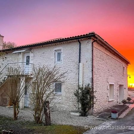 Civrac-en-Médoc Chambres D'Hotes Chateau Pierre De Montignac מראה חיצוני תמונה