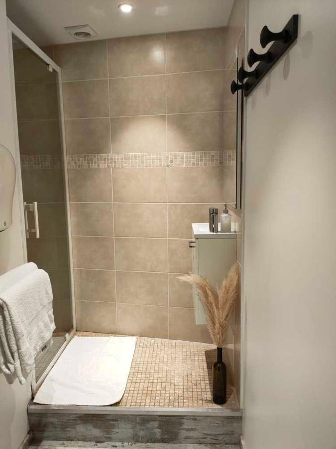 Civrac-en-Médoc Chambres D'Hotes Chateau Pierre De Montignac מראה חיצוני תמונה