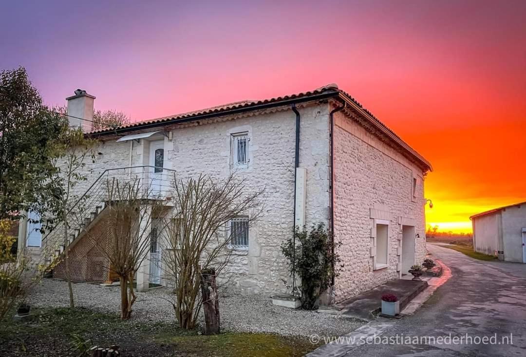 Civrac-en-Médoc Chambres D'Hotes Chateau Pierre De Montignac מראה חיצוני תמונה