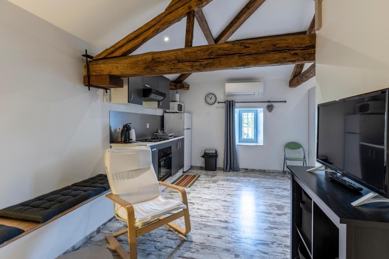 Civrac-en-Médoc Chambres D'Hotes Chateau Pierre De Montignac מראה חיצוני תמונה