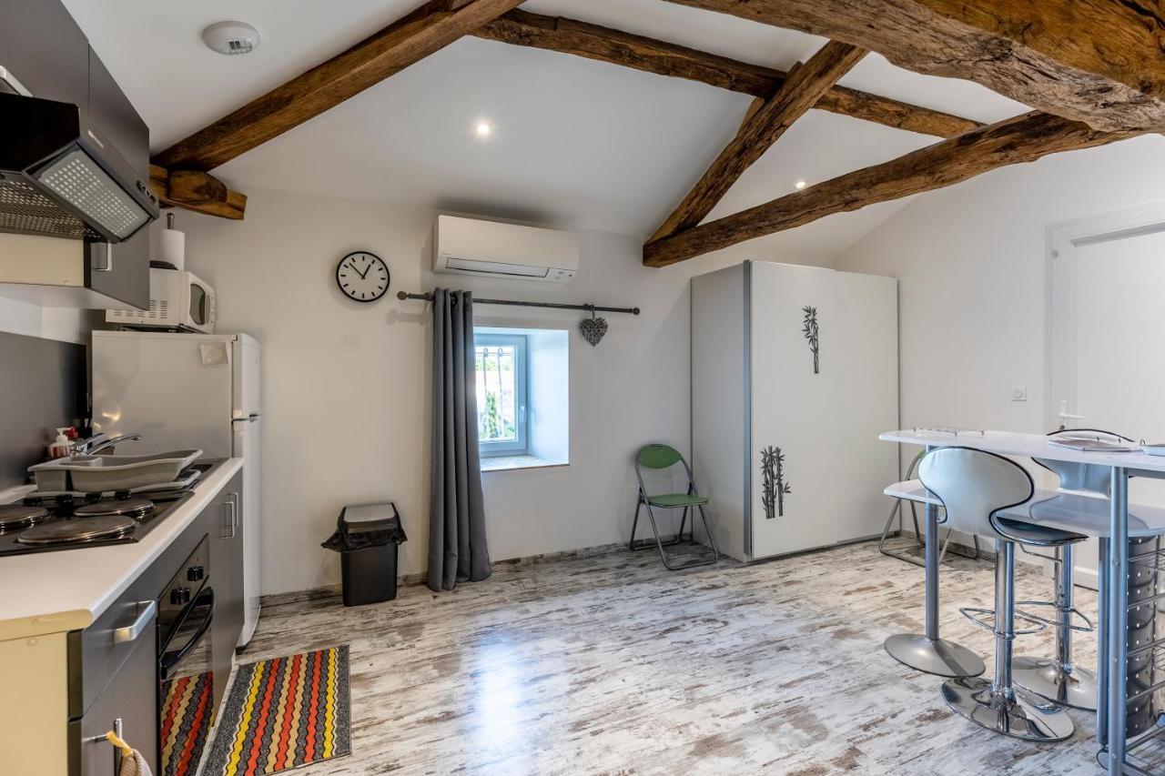 Civrac-en-Médoc Chambres D'Hotes Chateau Pierre De Montignac מראה חיצוני תמונה