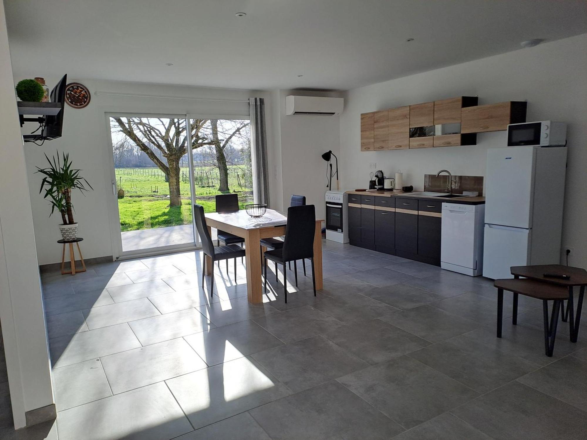 Civrac-en-Médoc Chambres D'Hotes Chateau Pierre De Montignac מראה חיצוני תמונה