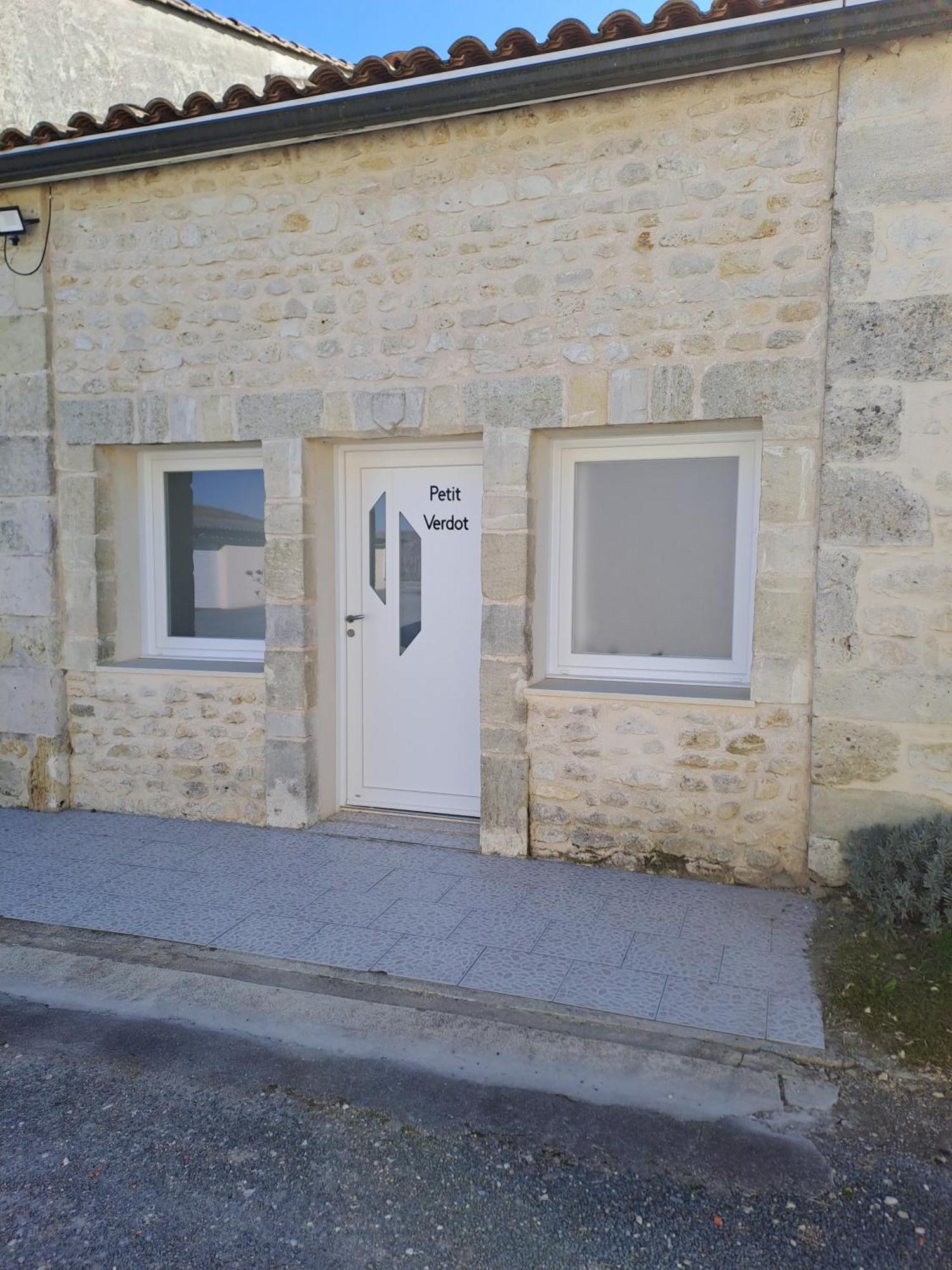 Civrac-en-Médoc Chambres D'Hotes Chateau Pierre De Montignac מראה חיצוני תמונה