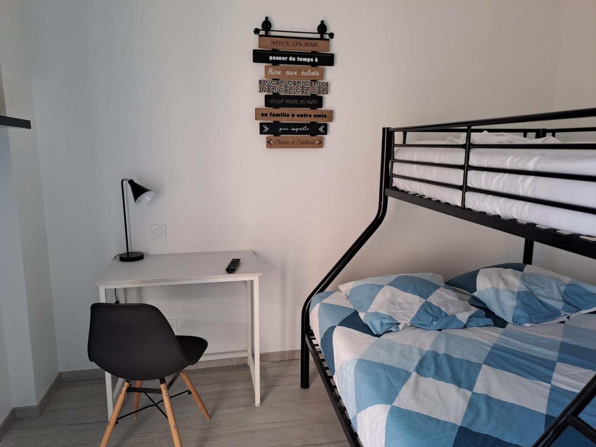Civrac-en-Médoc Chambres D'Hotes Chateau Pierre De Montignac מראה חיצוני תמונה