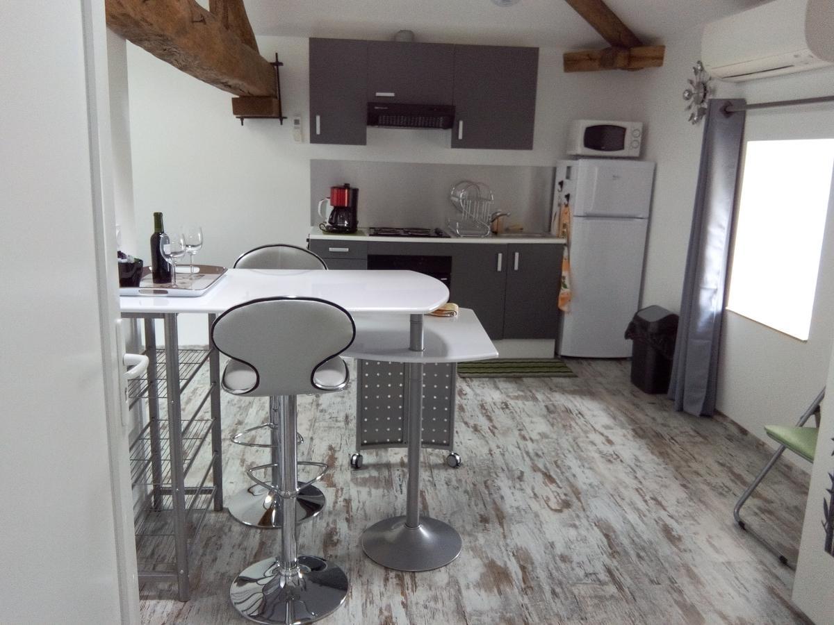 Civrac-en-Médoc Chambres D'Hotes Chateau Pierre De Montignac מראה חיצוני תמונה