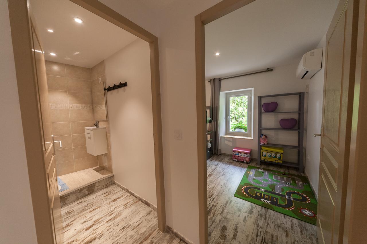 Civrac-en-Médoc Chambres D'Hotes Chateau Pierre De Montignac מראה חיצוני תמונה