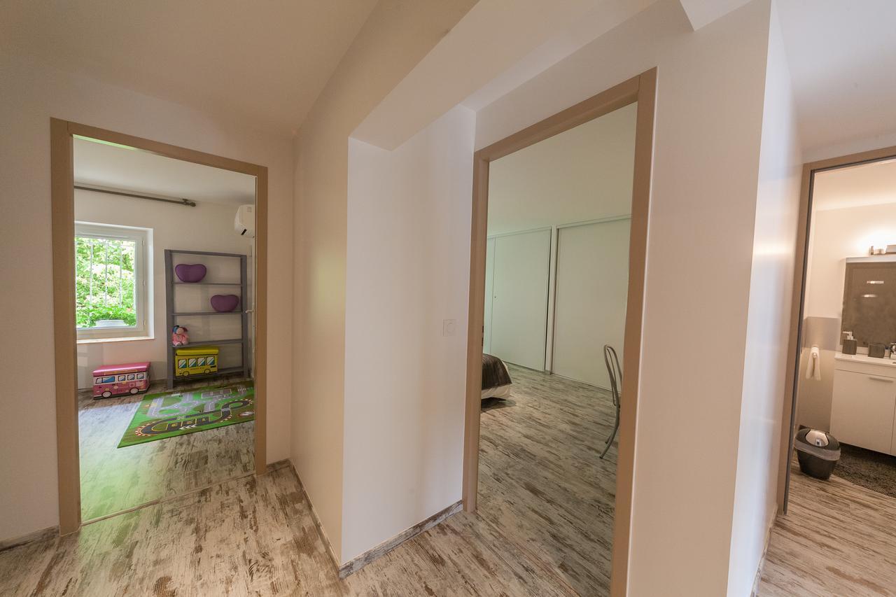 Civrac-en-Médoc Chambres D'Hotes Chateau Pierre De Montignac מראה חיצוני תמונה