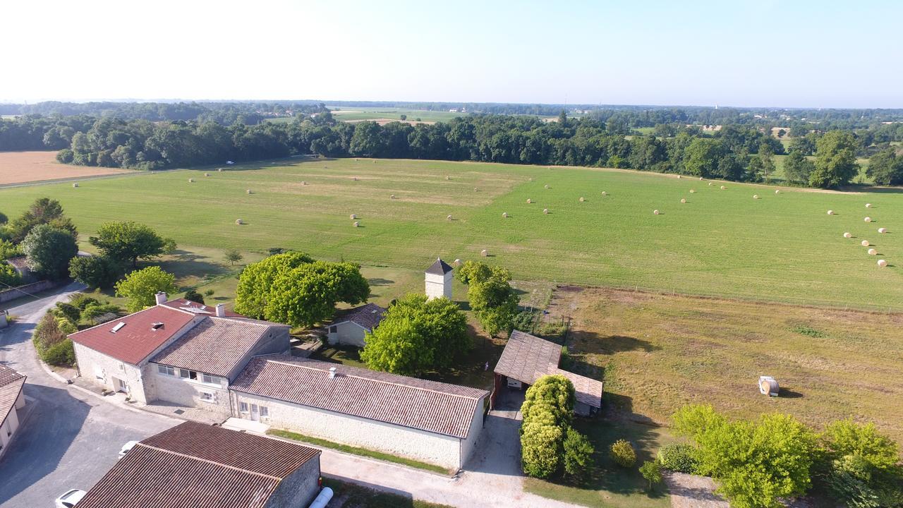 Civrac-en-Médoc Chambres D'Hotes Chateau Pierre De Montignac מראה חיצוני תמונה