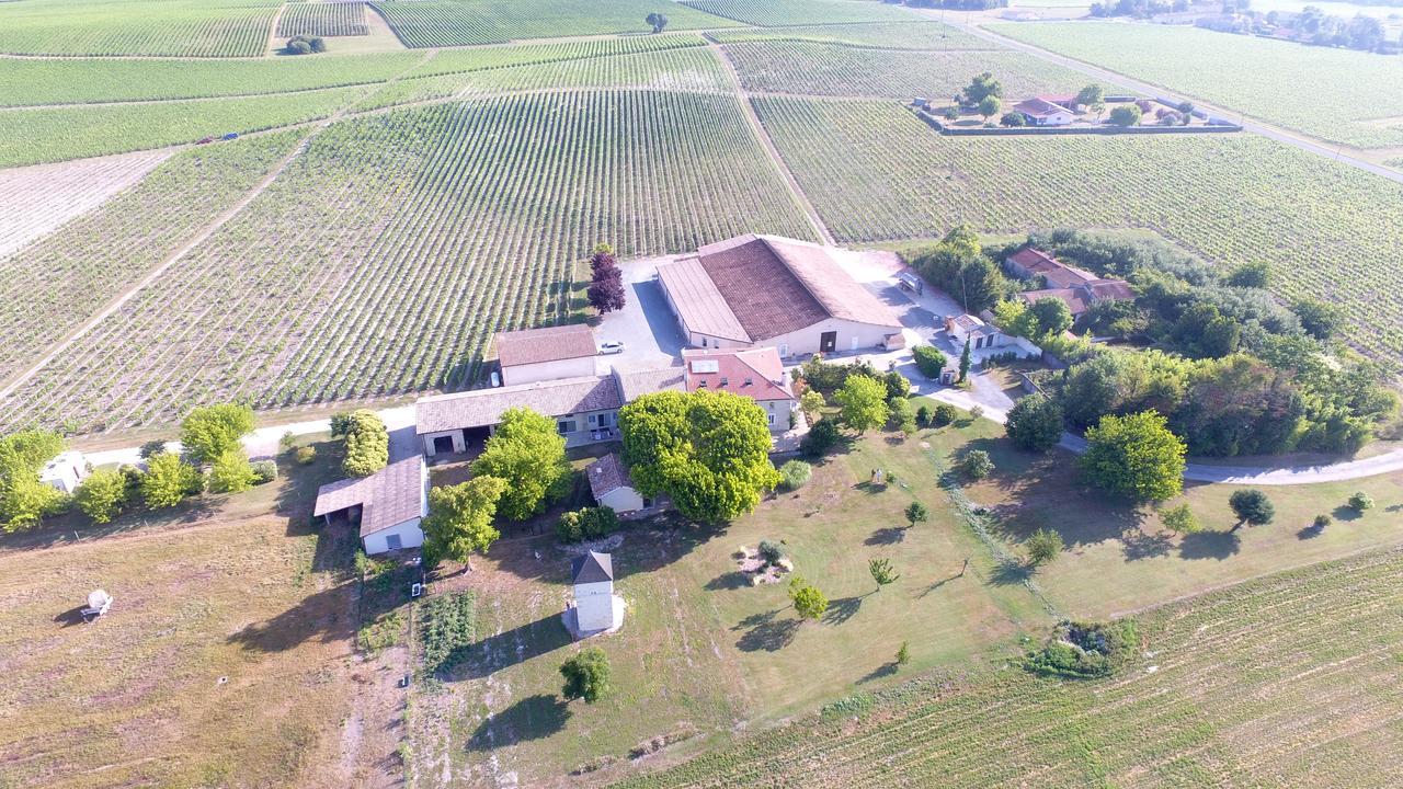 Civrac-en-Médoc Chambres D'Hotes Chateau Pierre De Montignac מראה חיצוני תמונה